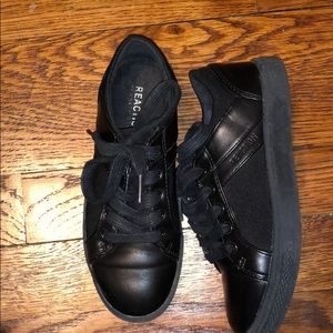 Kenneth Cole reaction casual kids shoes size 12